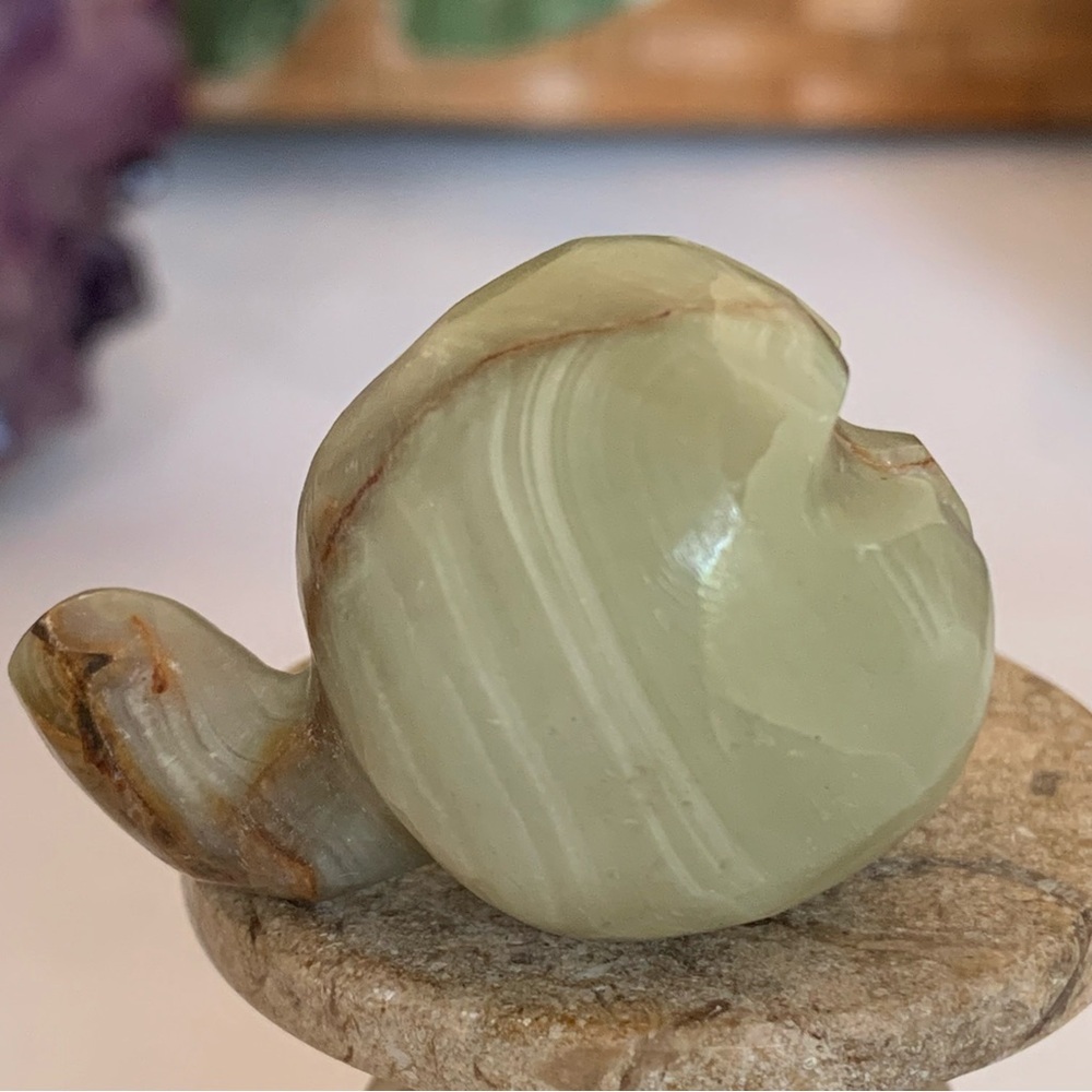 Natural Polished Afghan Jade Fruit Carving Green Onyx Crystal Carved Gourd 1.5" - Picture 11 of 16